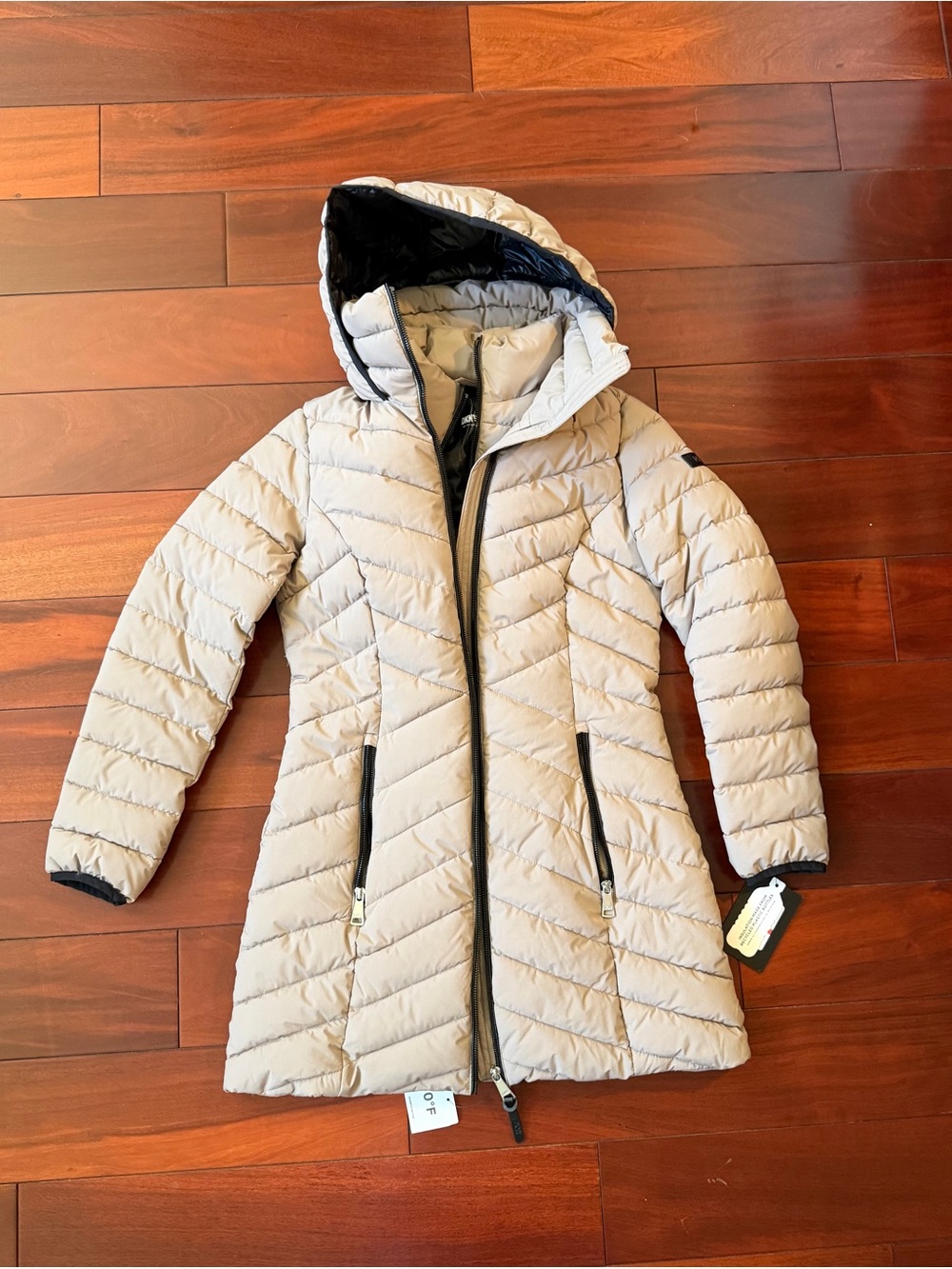 DKNY Women’s Puffer Jacket XS Beige Hooded Quilted NWT $200 MSRP